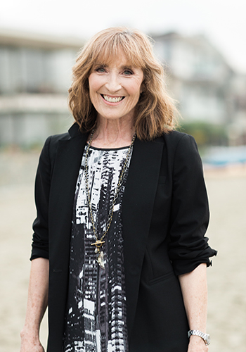 Patricia Albere-350x500